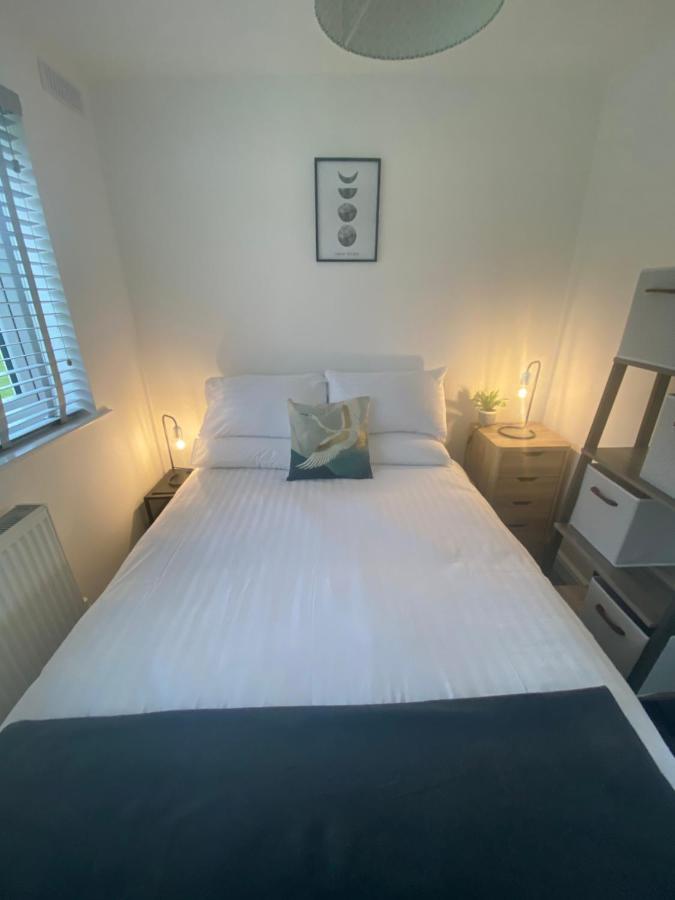 Beau - Brambles Chine, Colwell Bay - 5 Star Wifi - Short Walk To The Hut And Beach - 1 Night Stays Available - Ferry Offers Freshwater Exterior foto