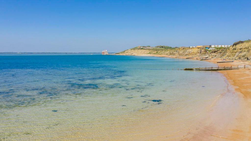 Beau - Brambles Chine, Colwell Bay - 5 Star Wifi - Short Walk To The Hut And Beach - 1 Night Stays Available - Ferry Offers Freshwater Exterior foto